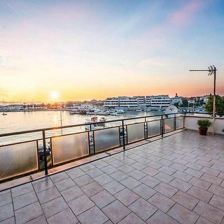 Amazing Seaview Apartment With A Balcony Near The Beach - Kneza Trpimira I Zadar Eksteriør billede
