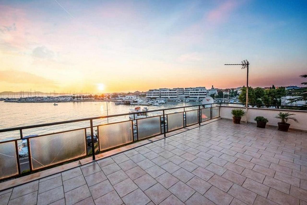 Amazing Seaview Apartment With A Balcony Near The Beach - Kneza Trpimira I Zadar Eksteriør billede