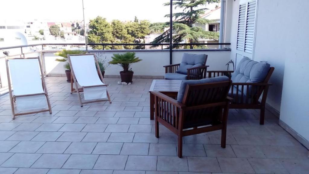 Amazing Seaview Apartment With A Balcony Near The Beach - Kneza Trpimira I Zadar Eksteriør billede